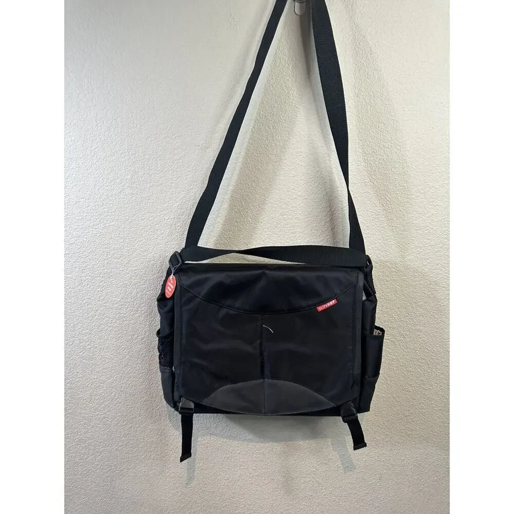 Skip Hop Baby Swift Messenger Diaper Bag Changing Pad Stroller Strap Black NEW